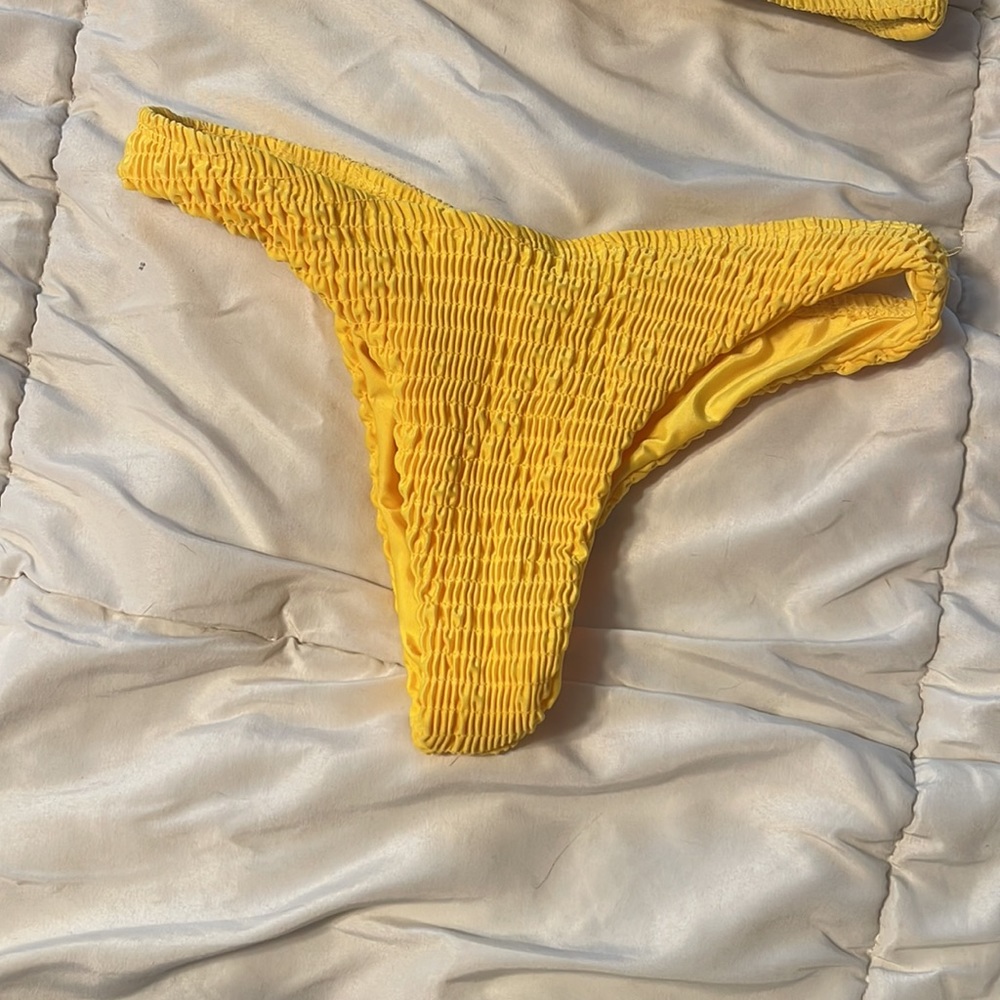 Yellow Bikini 💛 - Picture 3 of 6